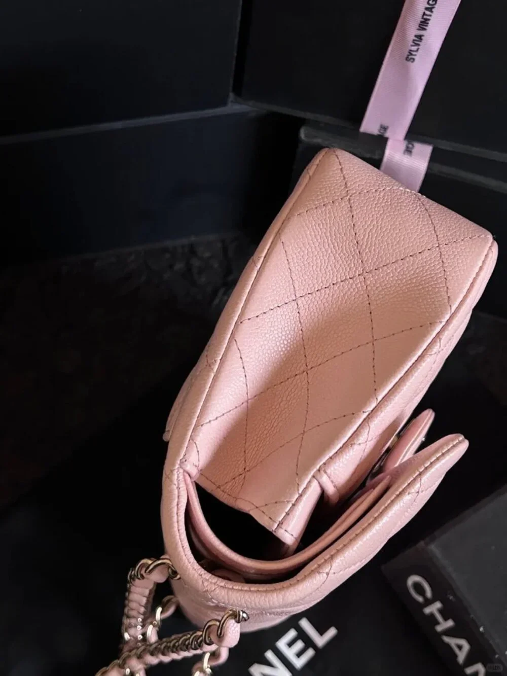 Classic CHANEL Bags: A Stylish and Versatile Choice for Elegance